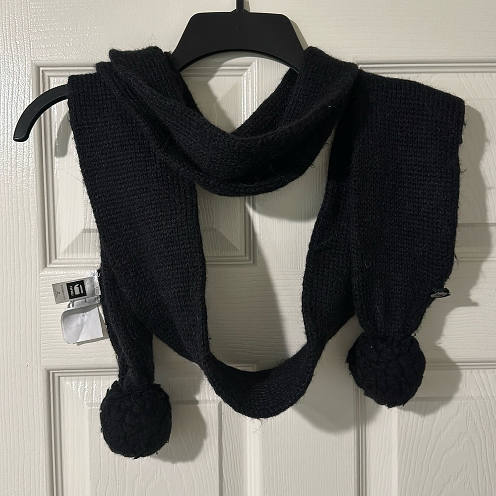 [G-Star] Black Scarf with Pom
